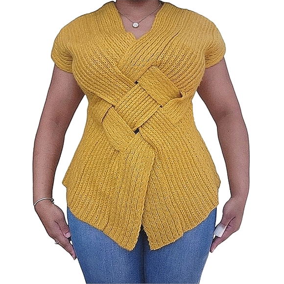 Esciô Sweaters - ☆Esciô Mustard Yellow Criss Cross Woven Short Sleeve Sweater☆